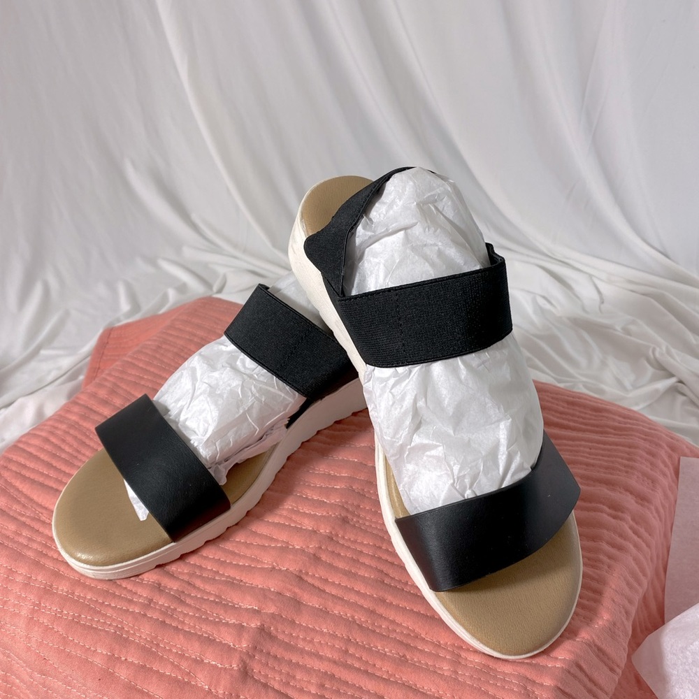 Kenzie Woman’s Platform Sandal, black, size 7.5
